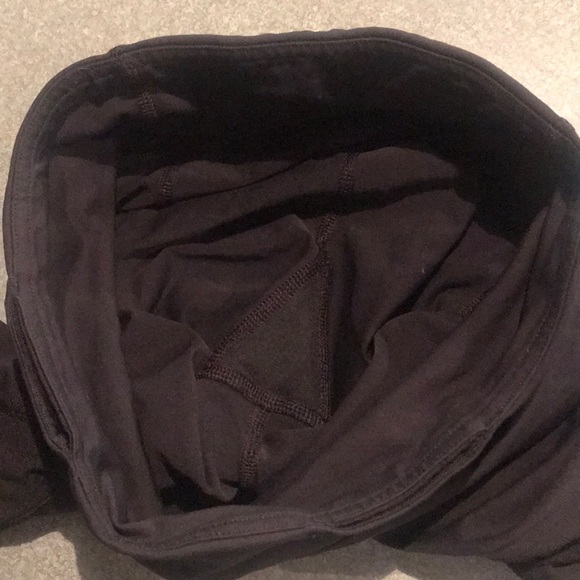 EUC Lululemon cropped pants - Picture 5 of 7